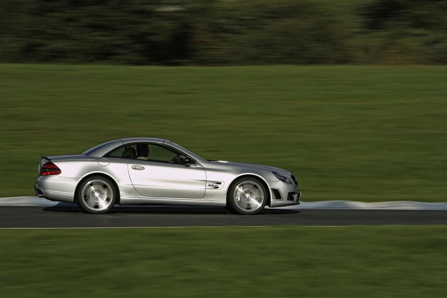  Mercedes-Benz SL63 AMG 2009 года  (фото 27 из 43)